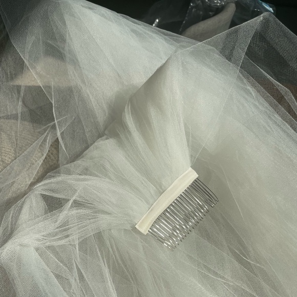 Cathedral veil SIMPLE Plain bridal Wedding, Ivory 108” - Picture 1 of 3